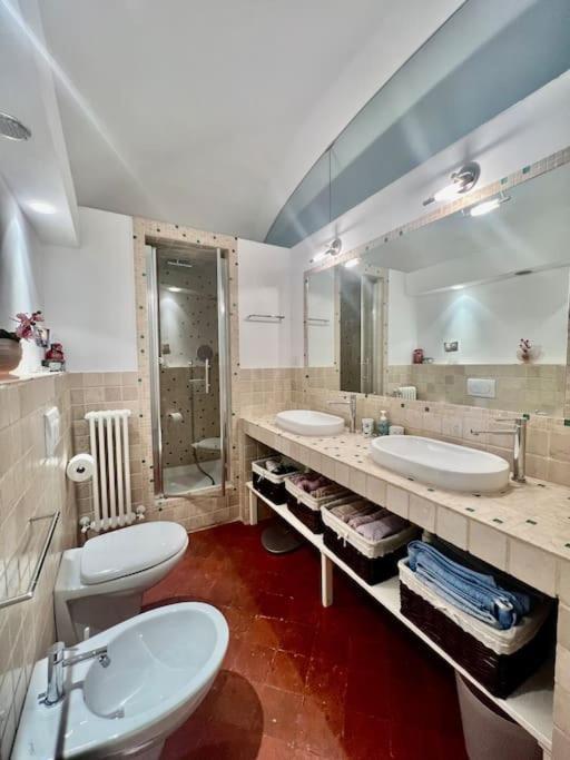 Casa - Stella Genova